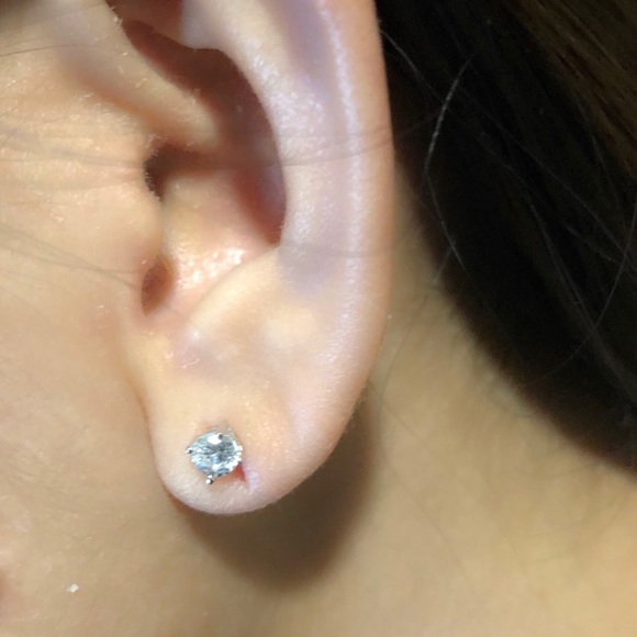 Round Sterling Silver Cz round Screwback earrings - Picture 5 of 5